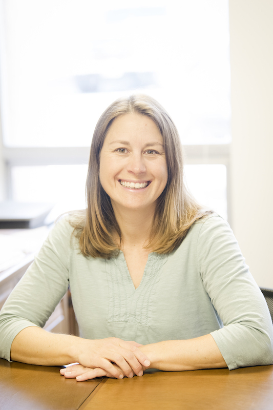 Headshot of Tina smiling, Elevation Nutrition, Sports Performance Nutrition Services in Idaho